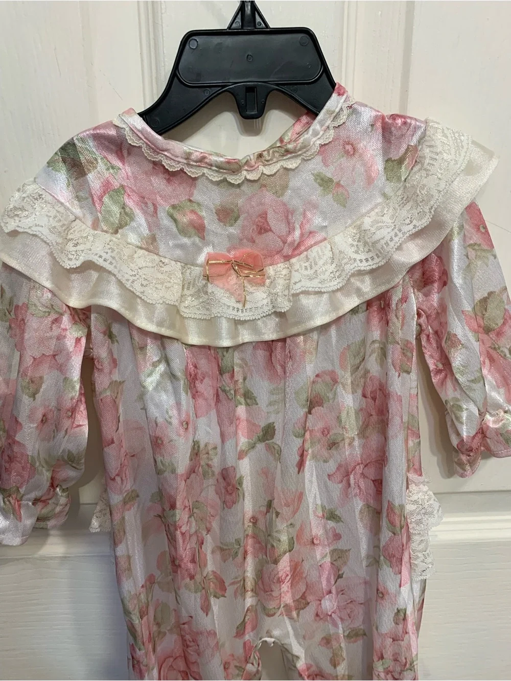 Vintage Edie Bee Girls Silky Pink & Ivory Floral & Lace 6mon Sleeper.       3641